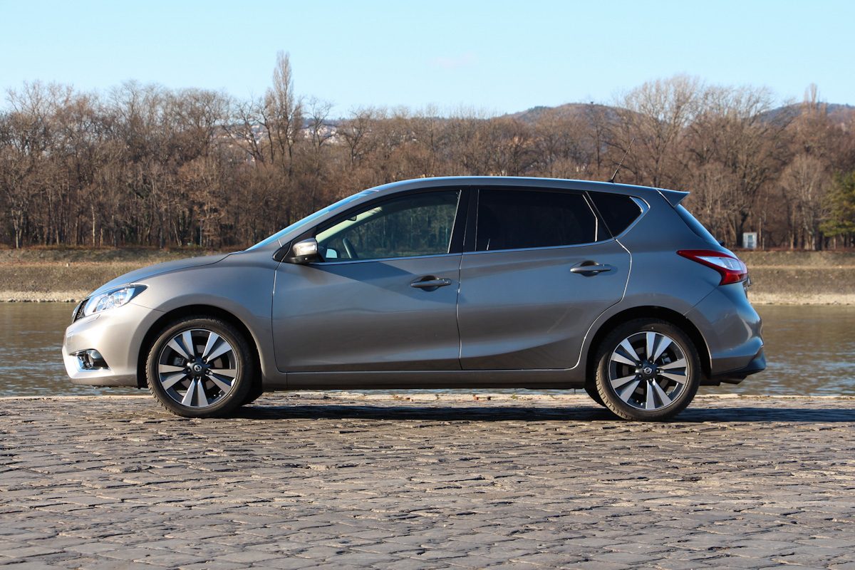 NISSAN