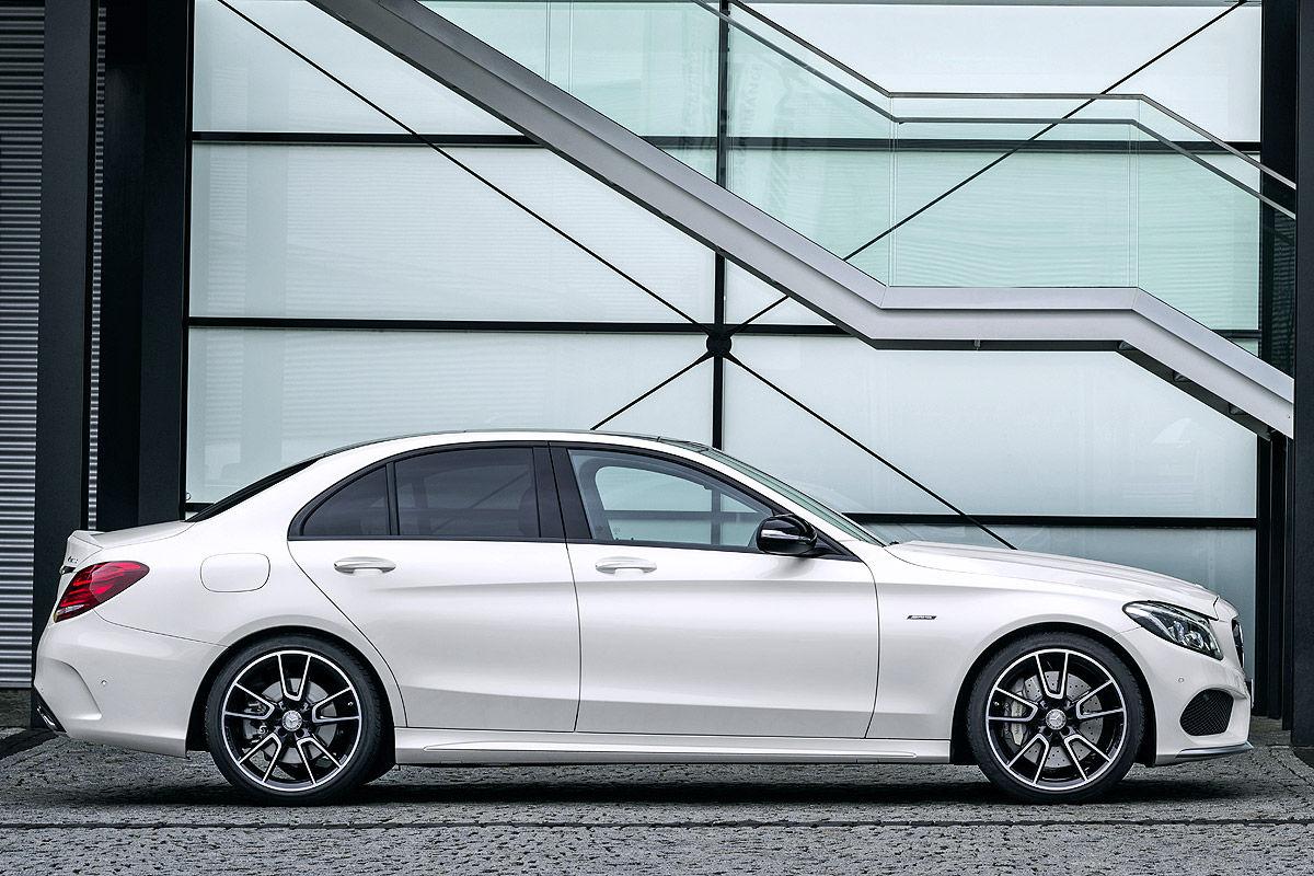 MERCEDES-BENZ C-OSZTÁLY