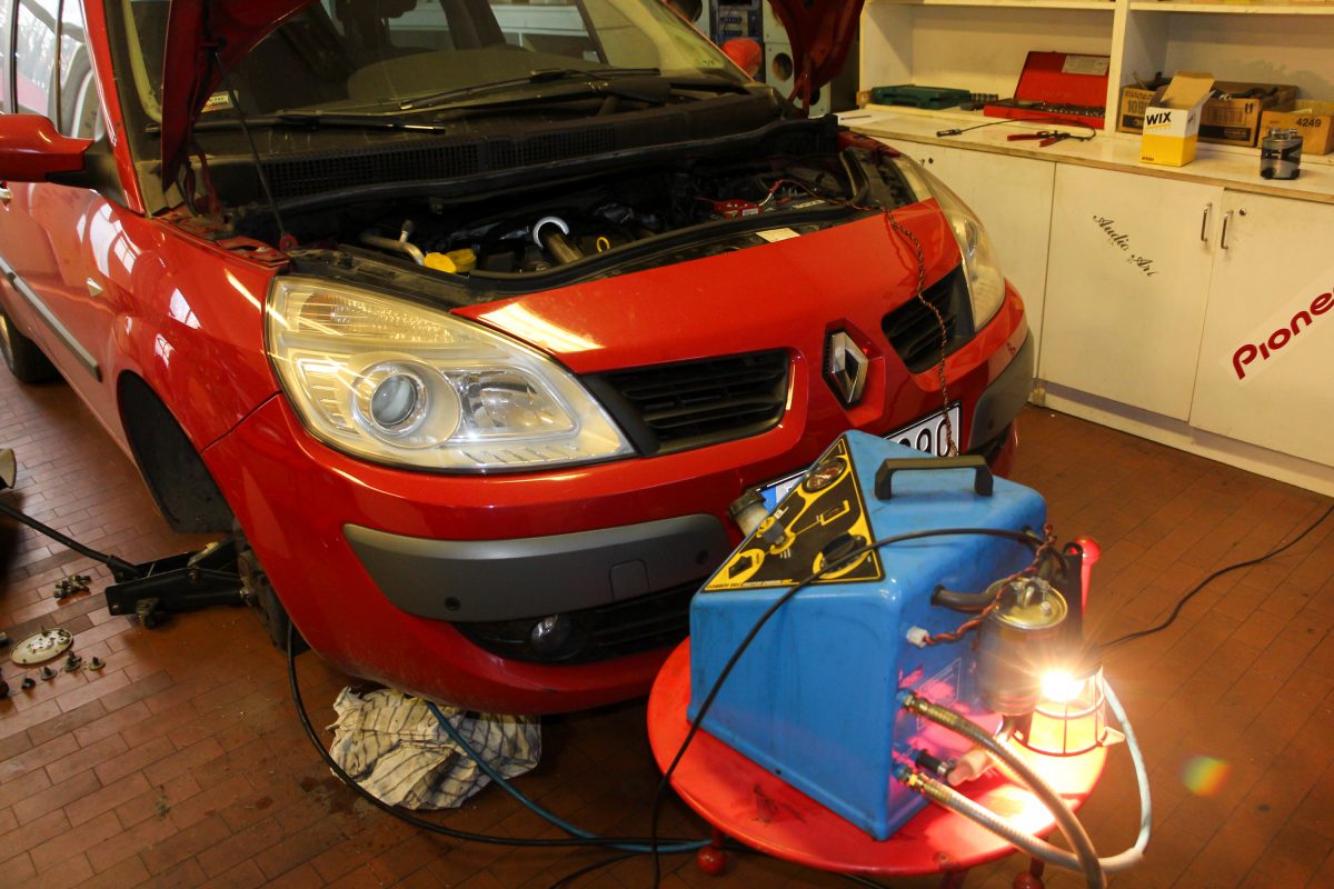 RENAULT