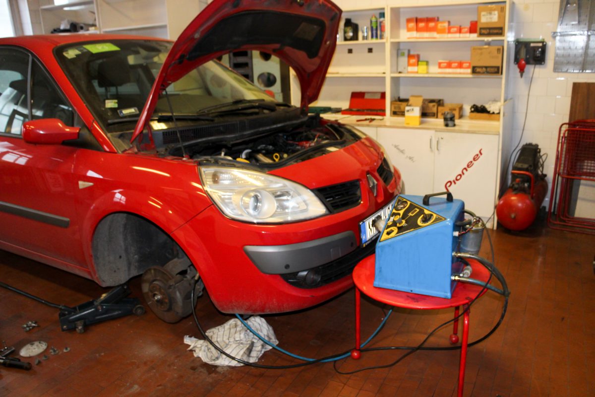 RENAULT