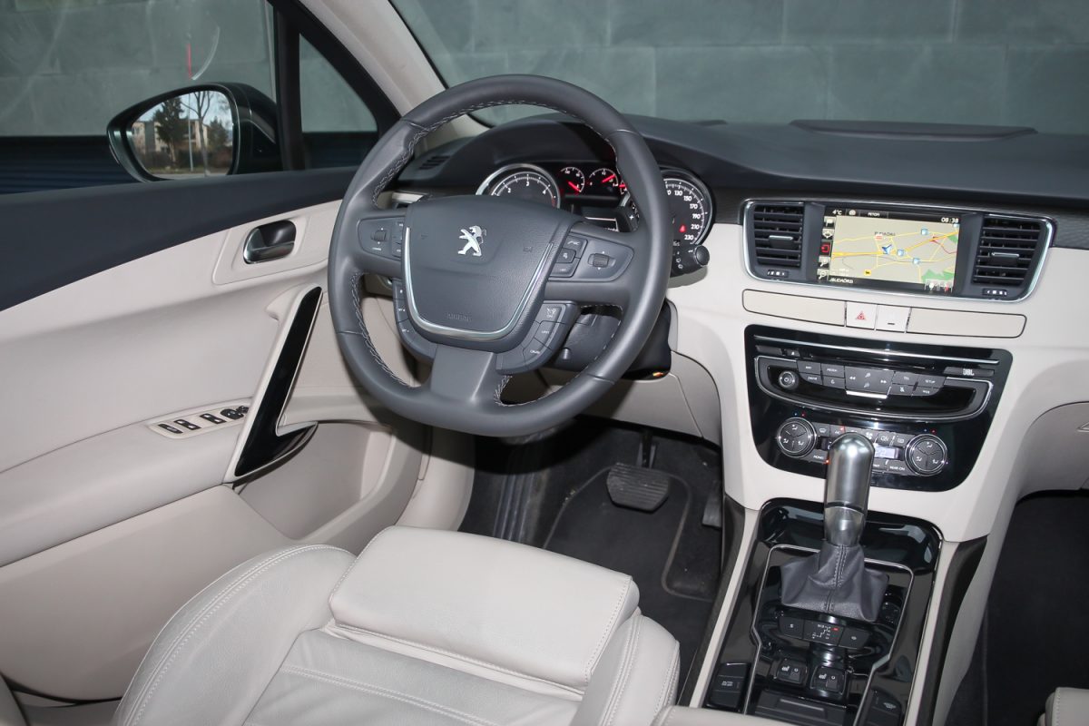 PEUGEOT