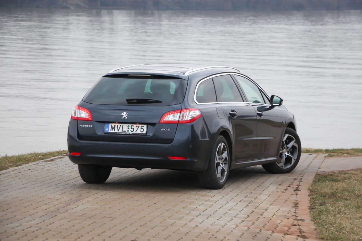 PEUGEOT