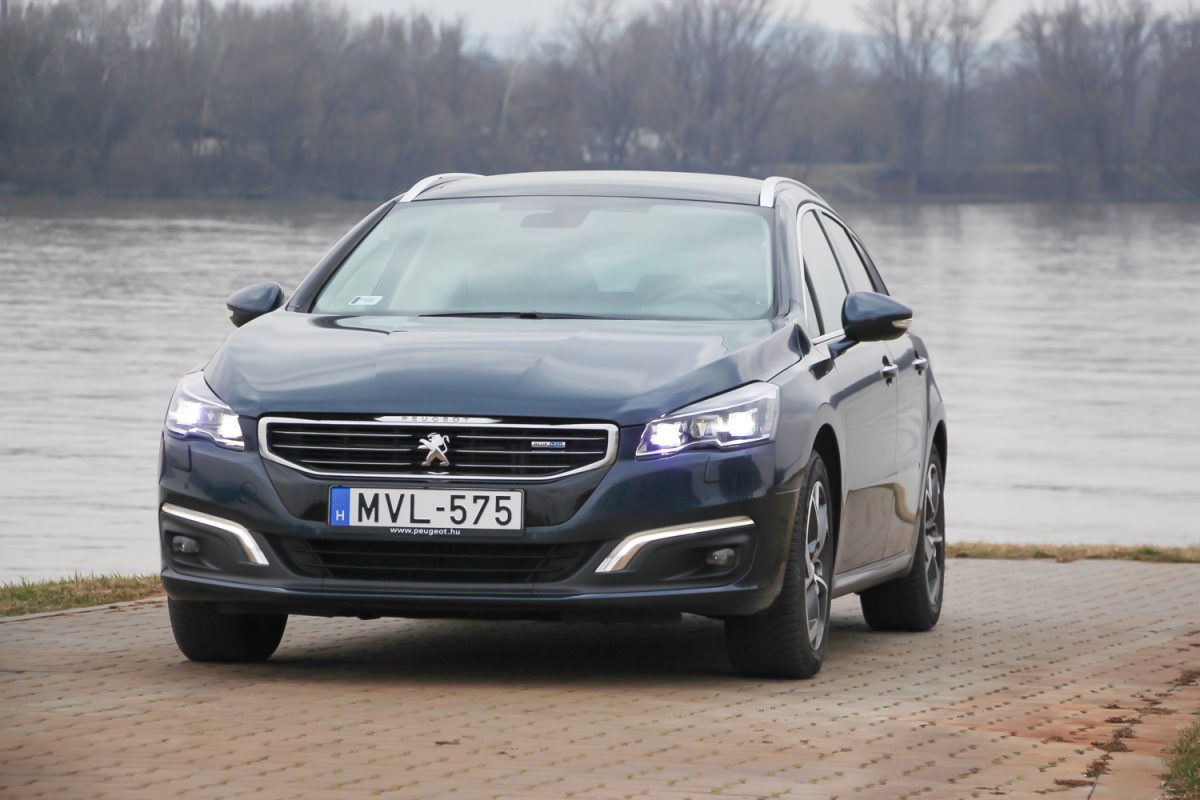 PEUGEOT