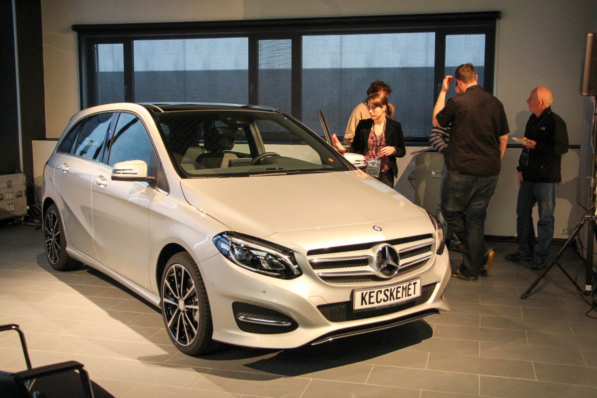 MERCEDES-BENZ