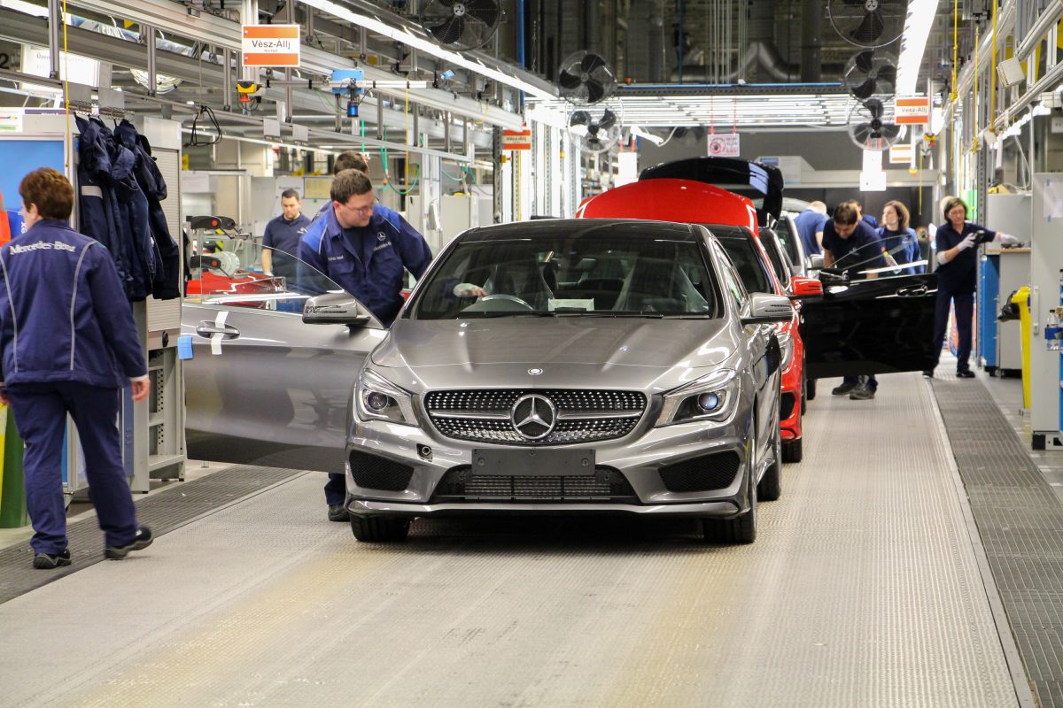 MERCEDES-BENZ