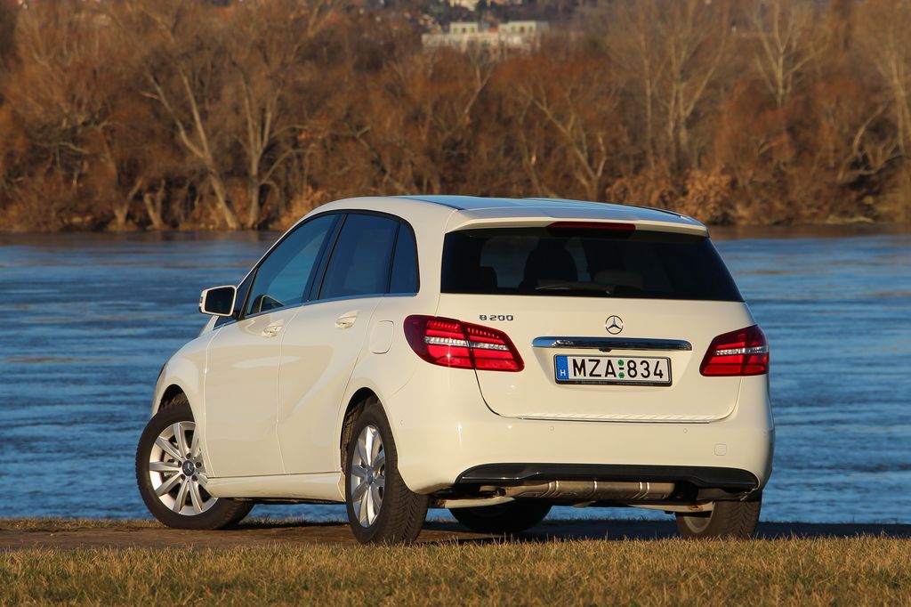 MERCEDES-BENZ B-OSZTÁLY