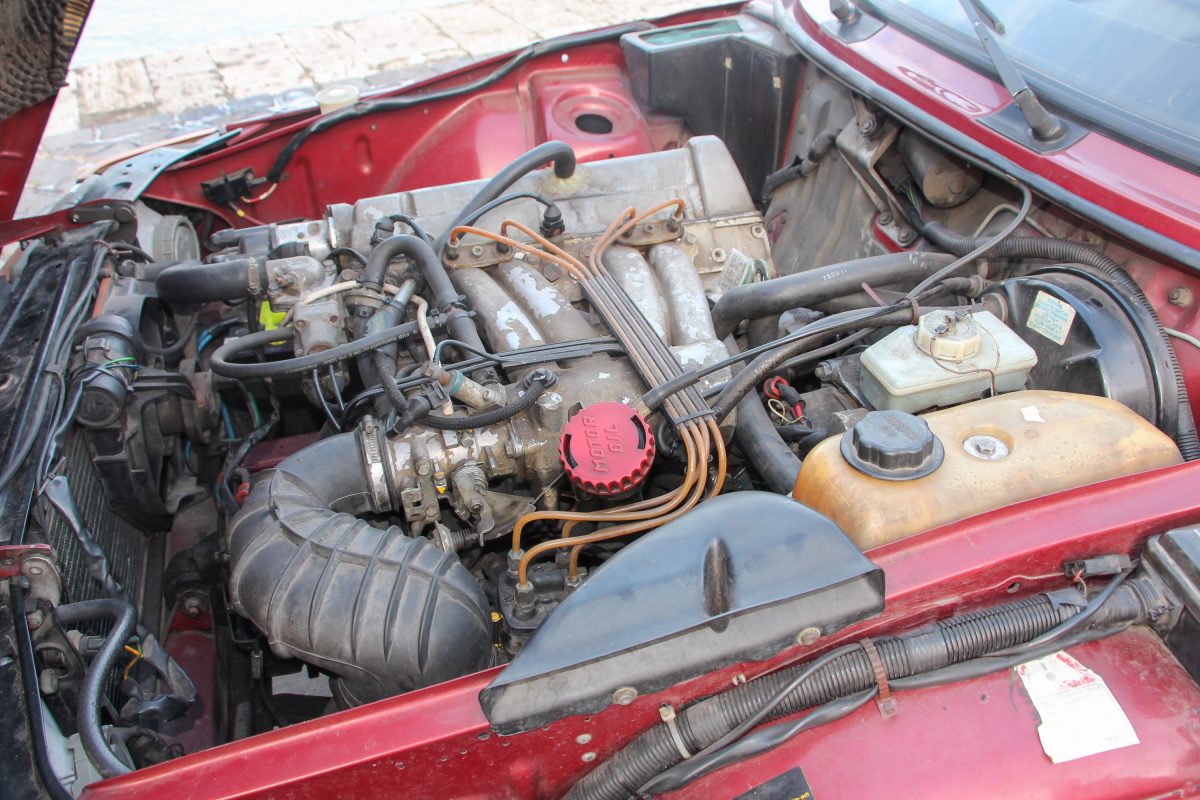SAAB 900