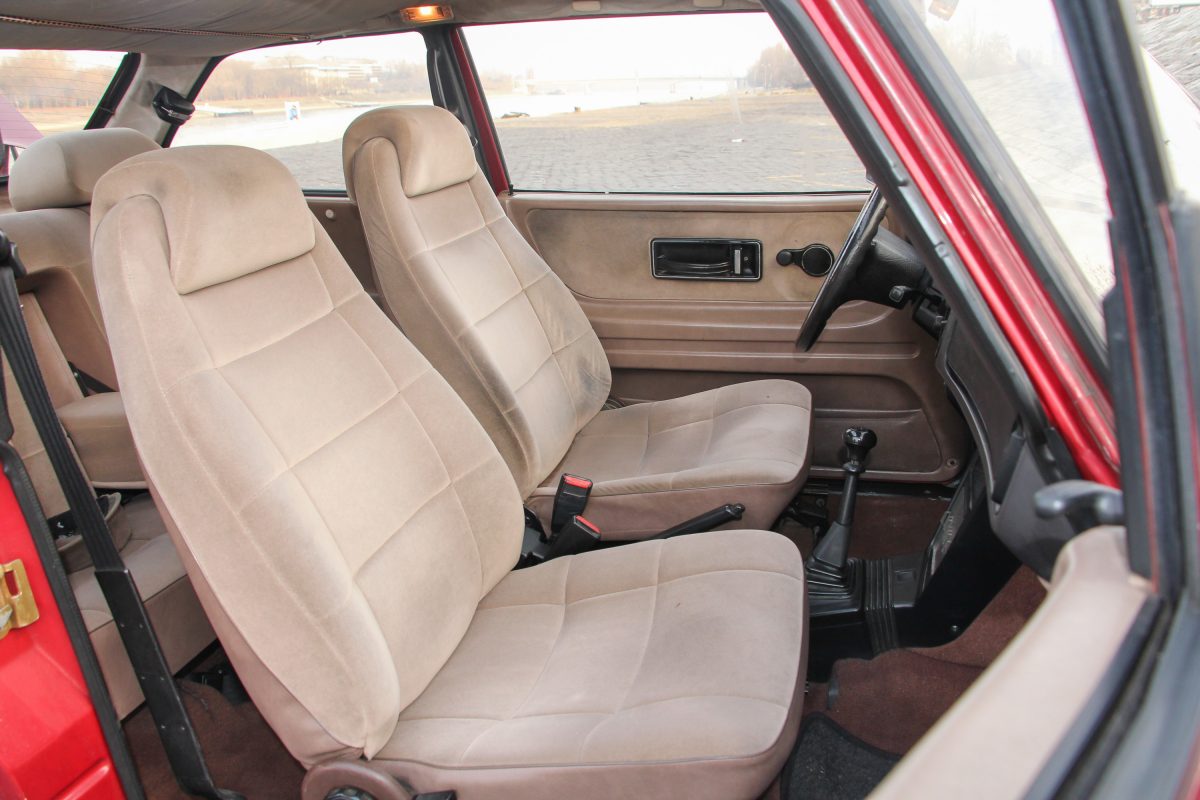 SAAB 900
