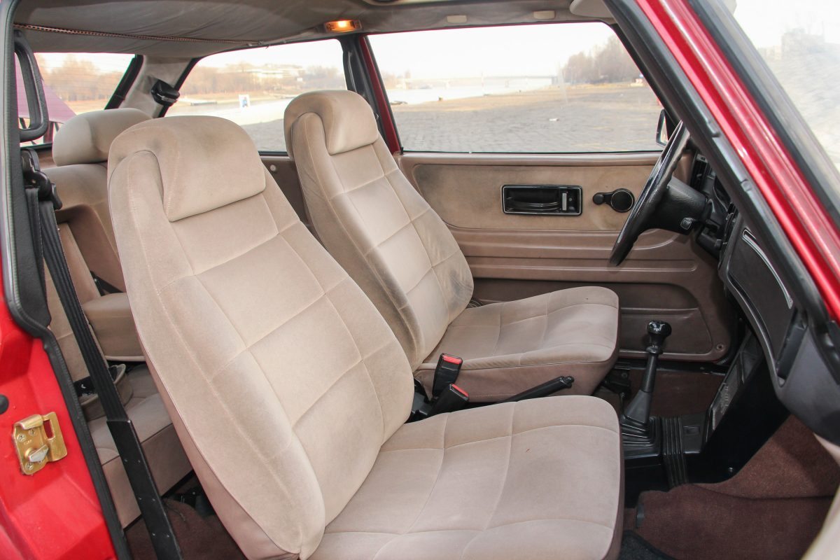 SAAB 900