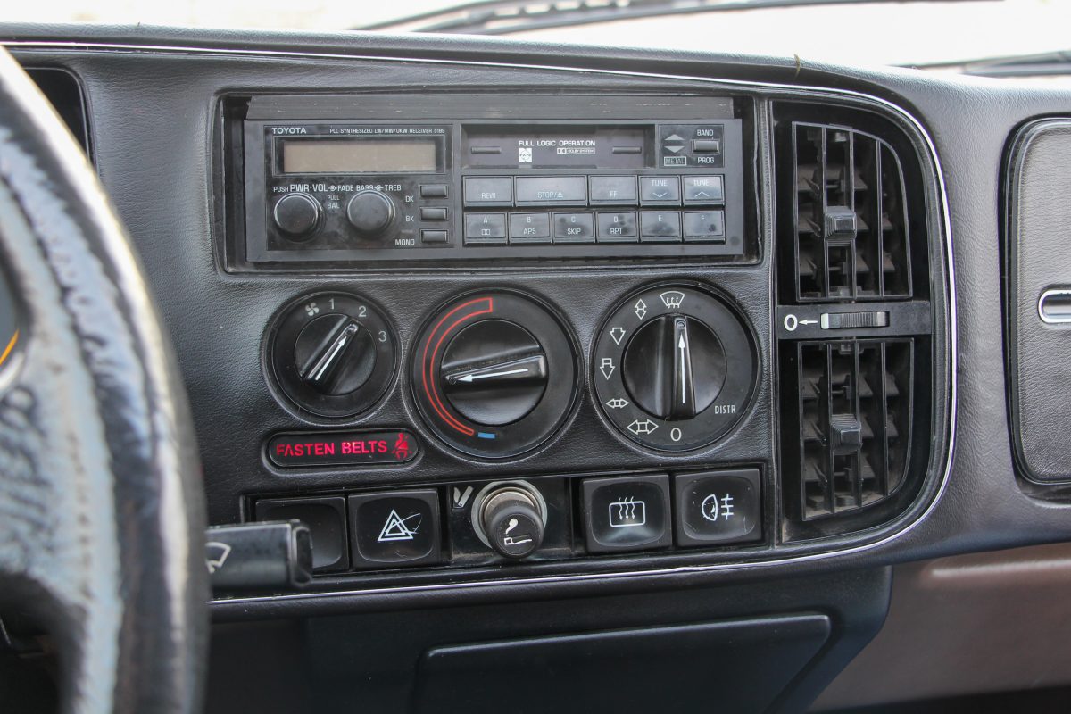 SAAB 900