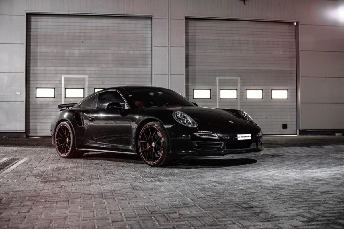 PORSCHE 911