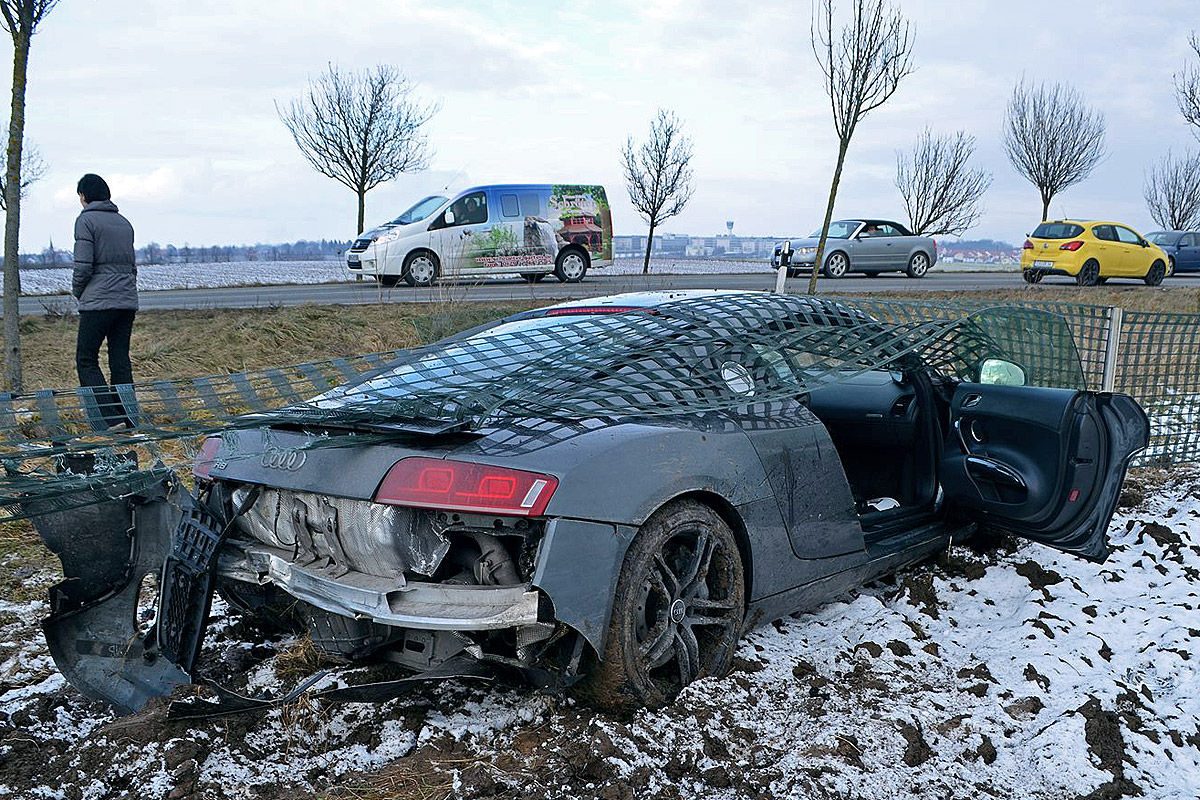 AUDI R8