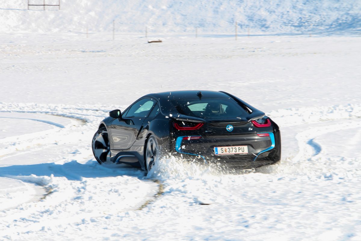 BMW I8