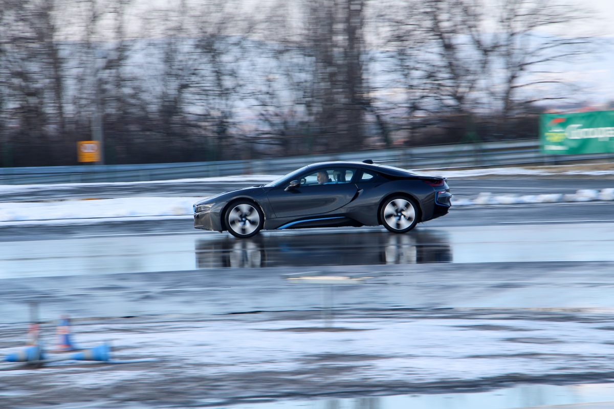 BMW I8