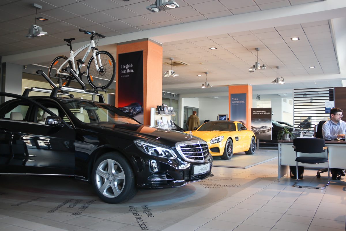 MERCEDES-BENZ