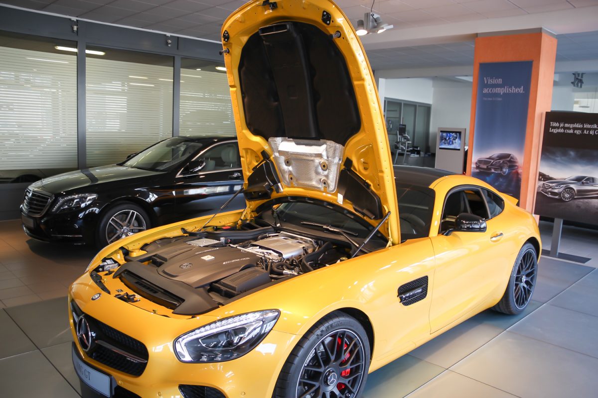 MERCEDES-BENZ