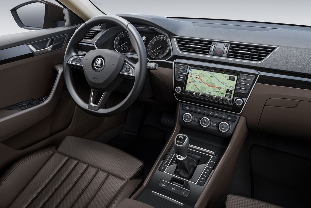 SKODA SUPERB