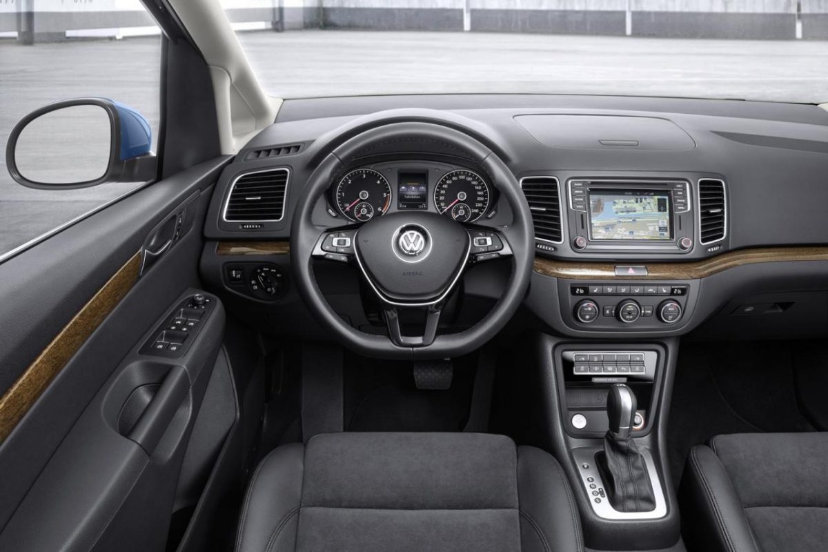 VOLKSWAGEN SHARAN