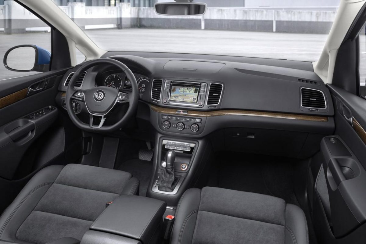 VOLKSWAGEN SHARAN