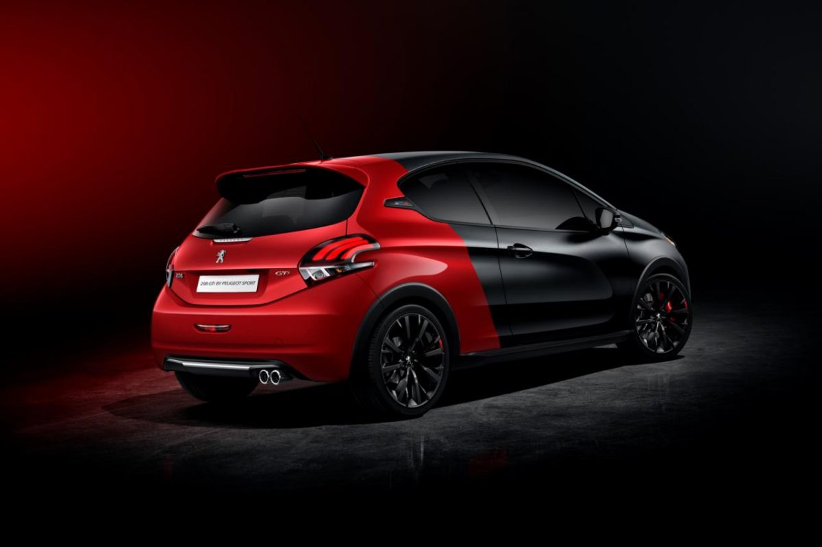 PEUGEOT 208