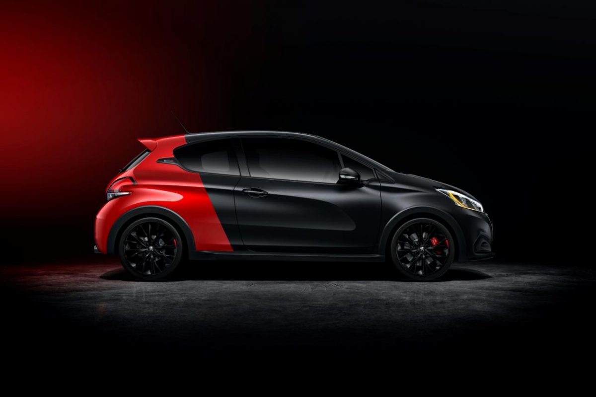 PEUGEOT 208