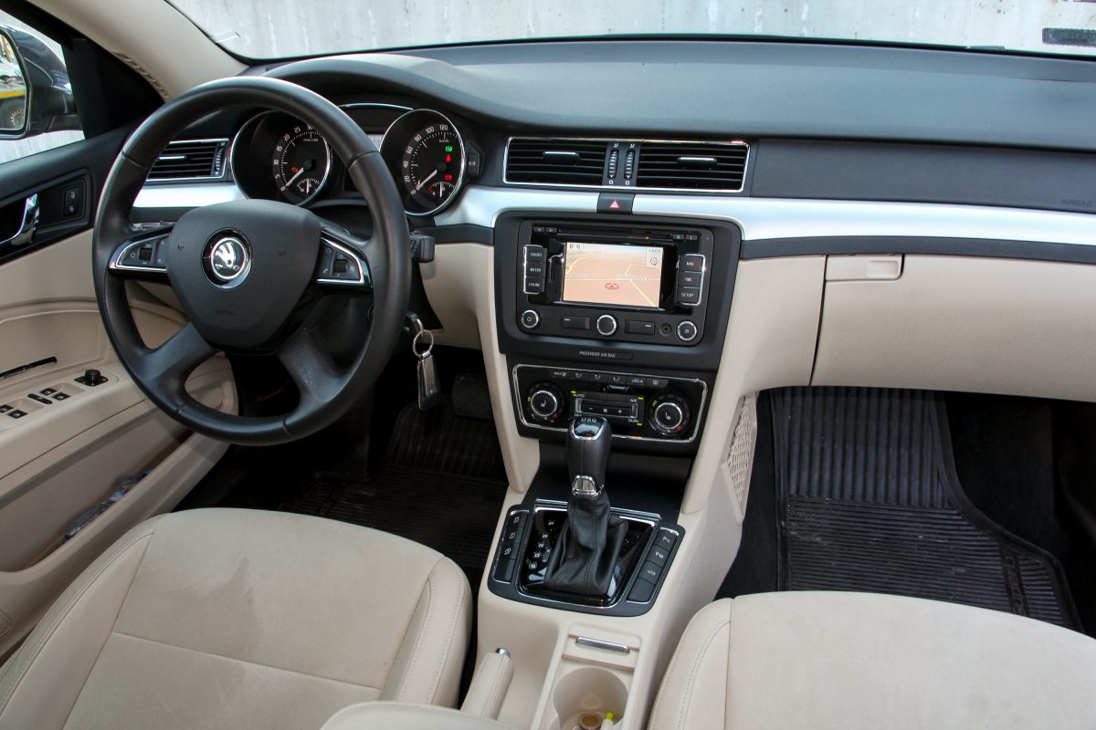 SKODA SUPERB