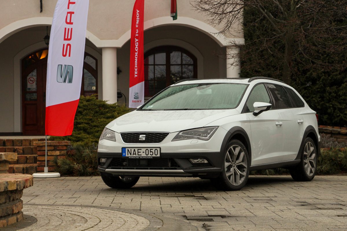 SEAT LEON
