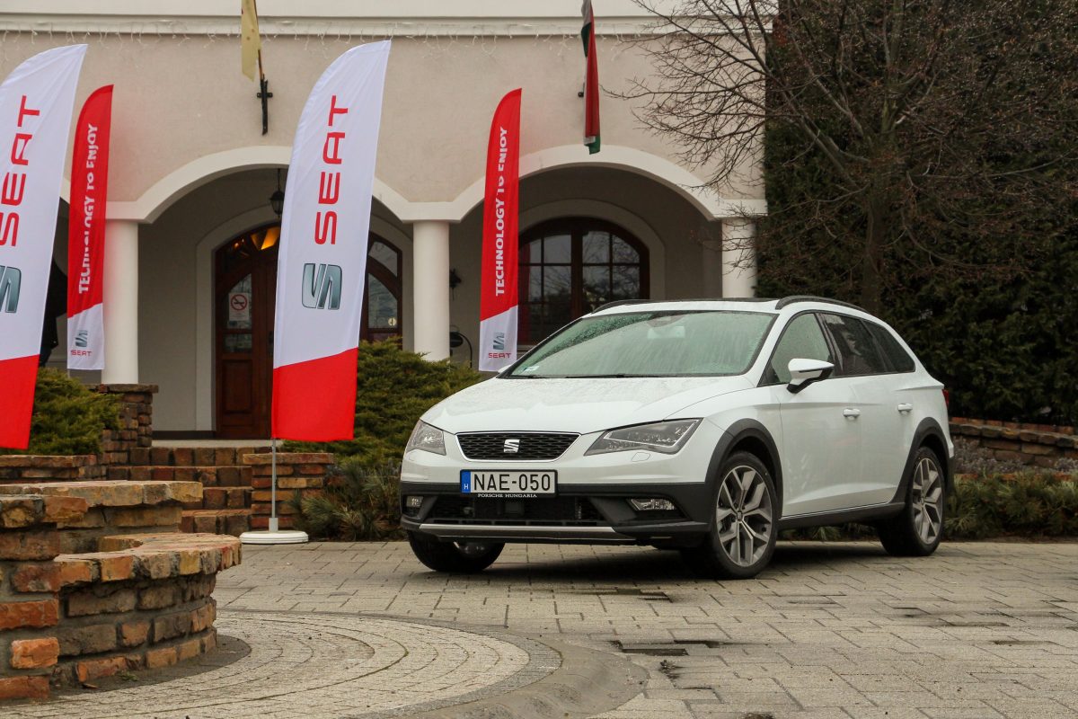 SEAT LEON