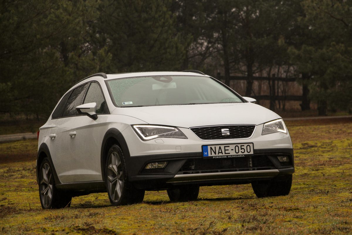 SEAT LEON