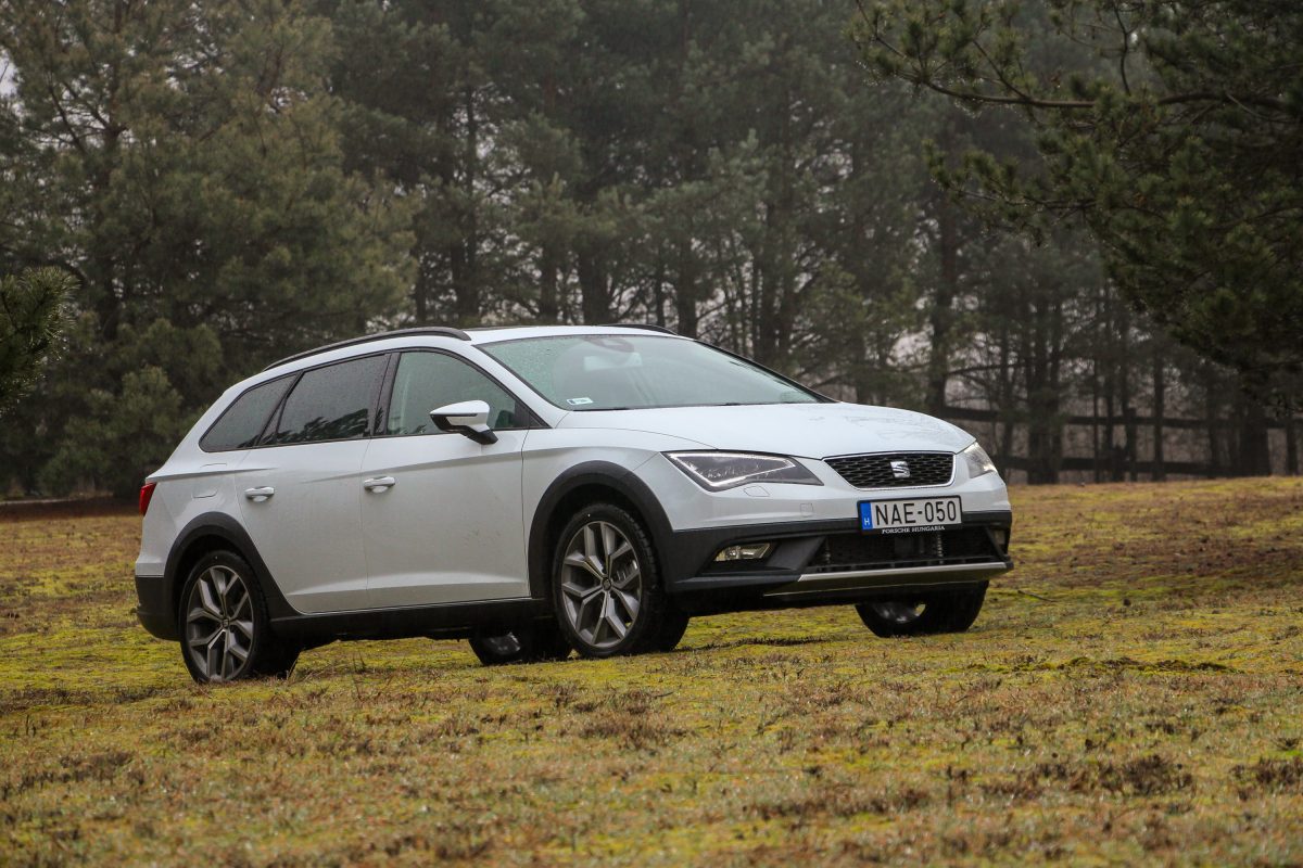 SEAT LEON