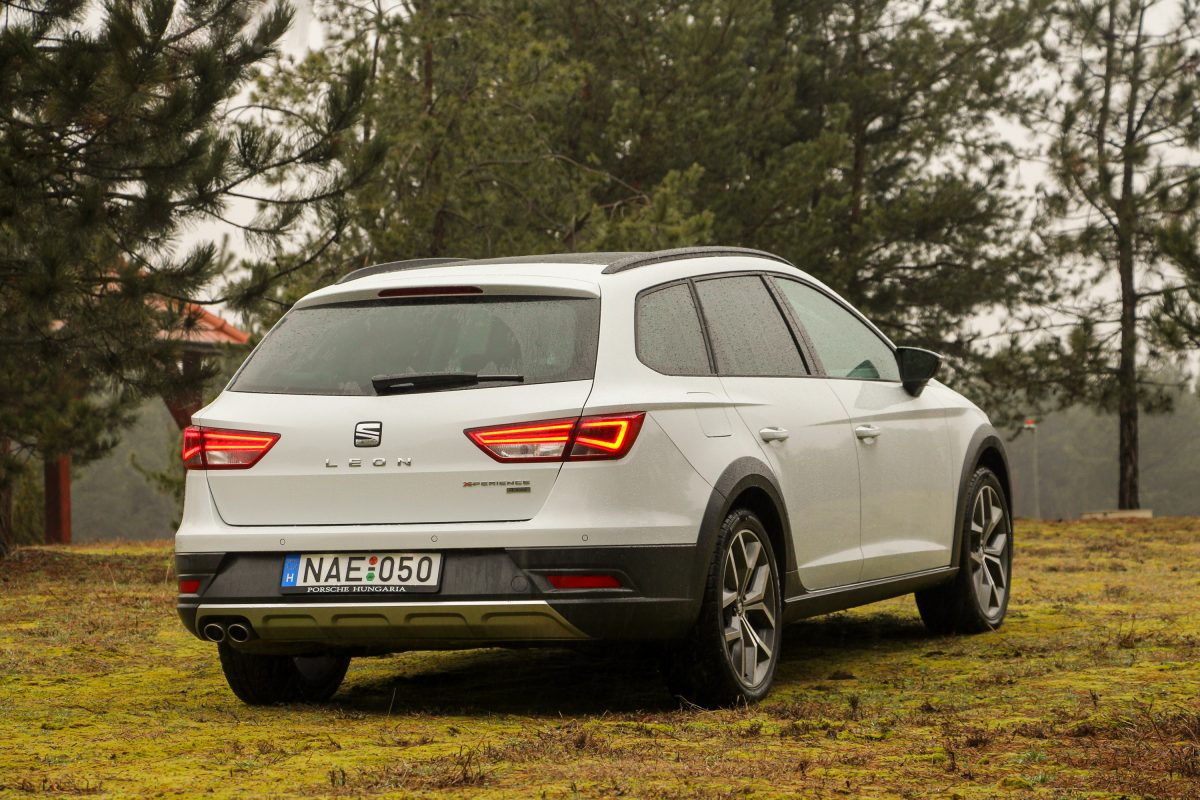 SEAT LEON