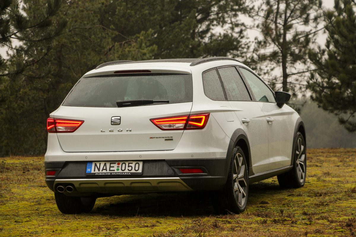 SEAT LEON