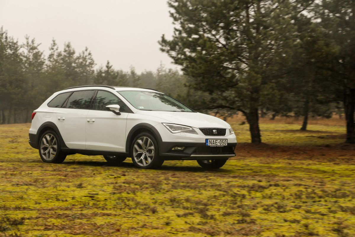SEAT LEON