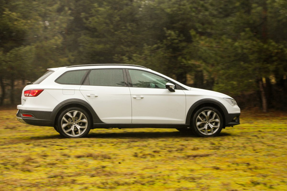 SEAT LEON