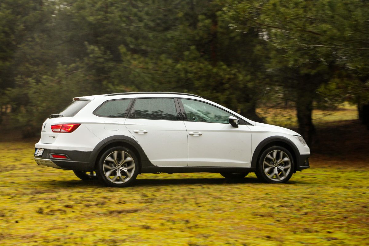 SEAT LEON
