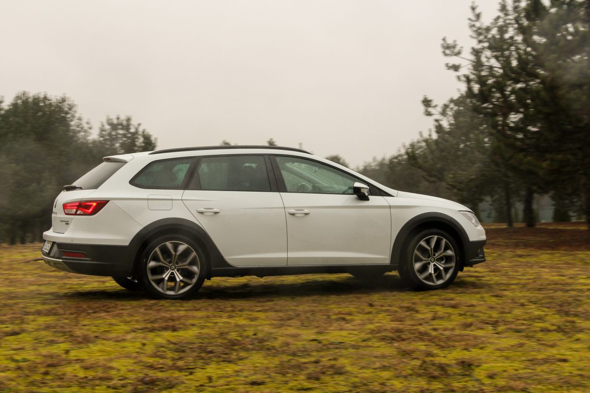 SEAT LEON