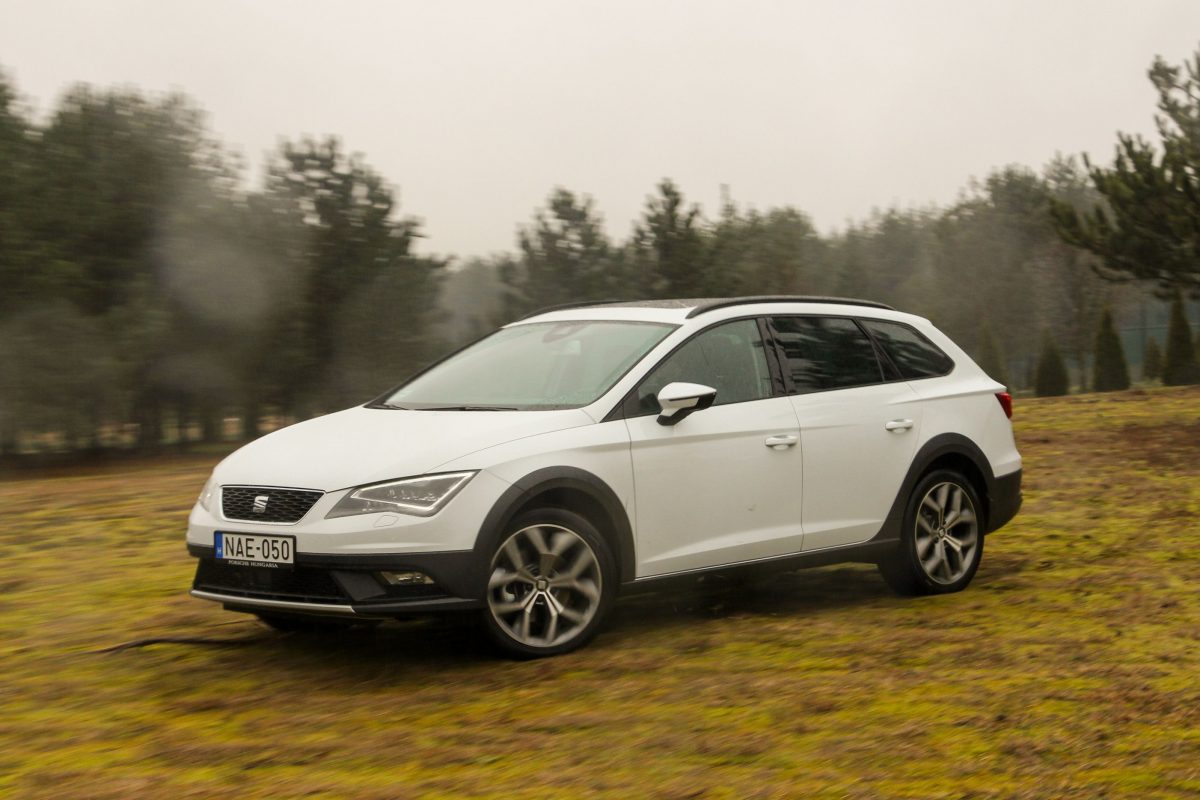 SEAT LEON