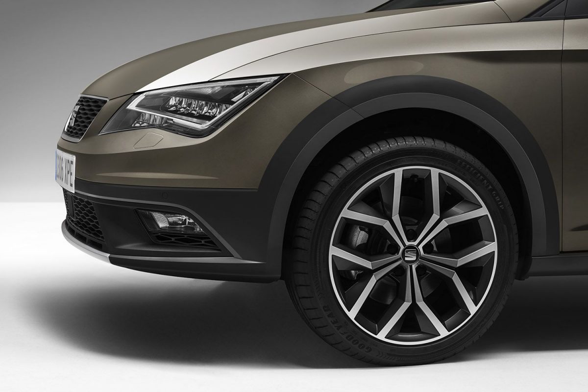 SEAT LEON
