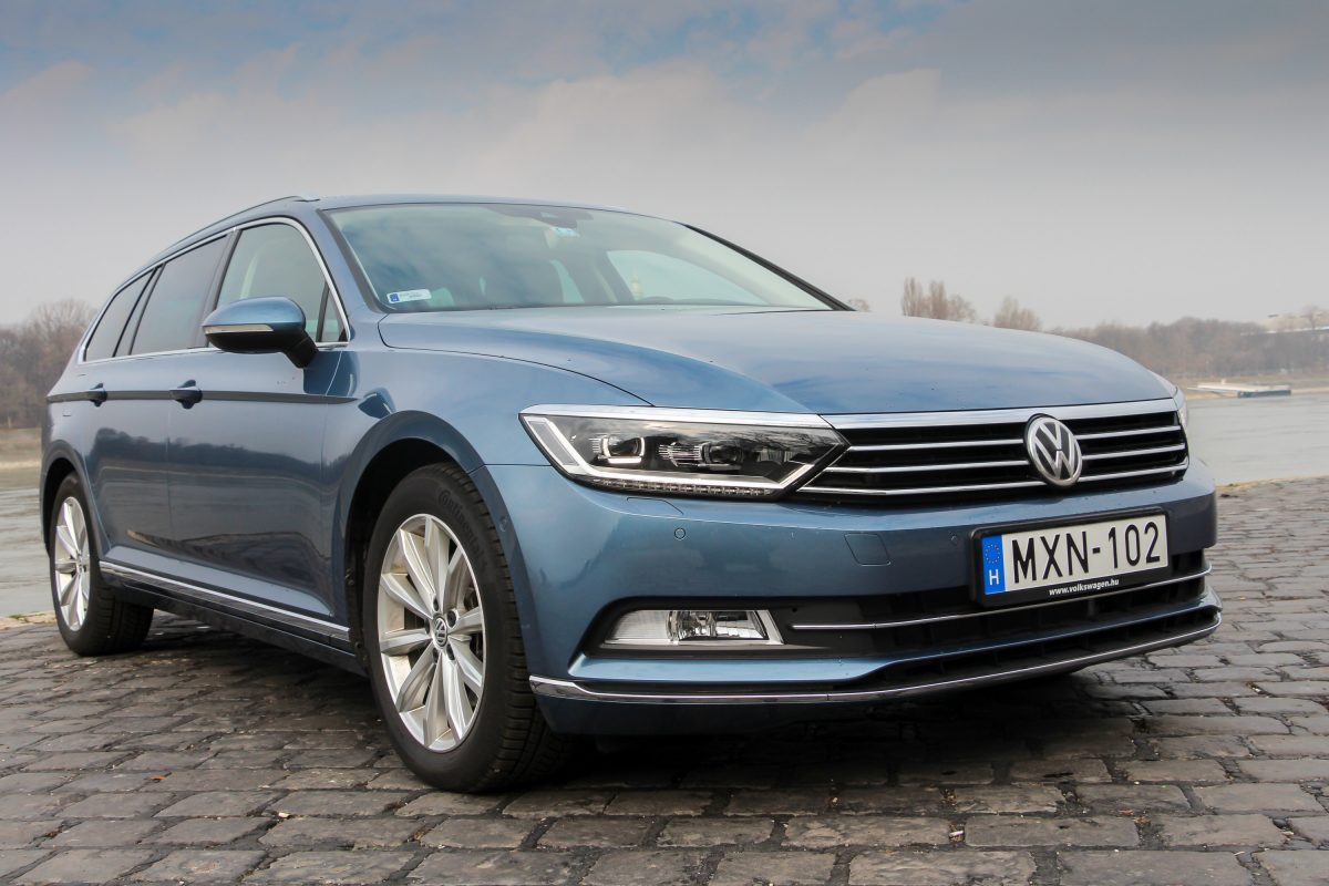 VOLKSWAGEN PASSAT