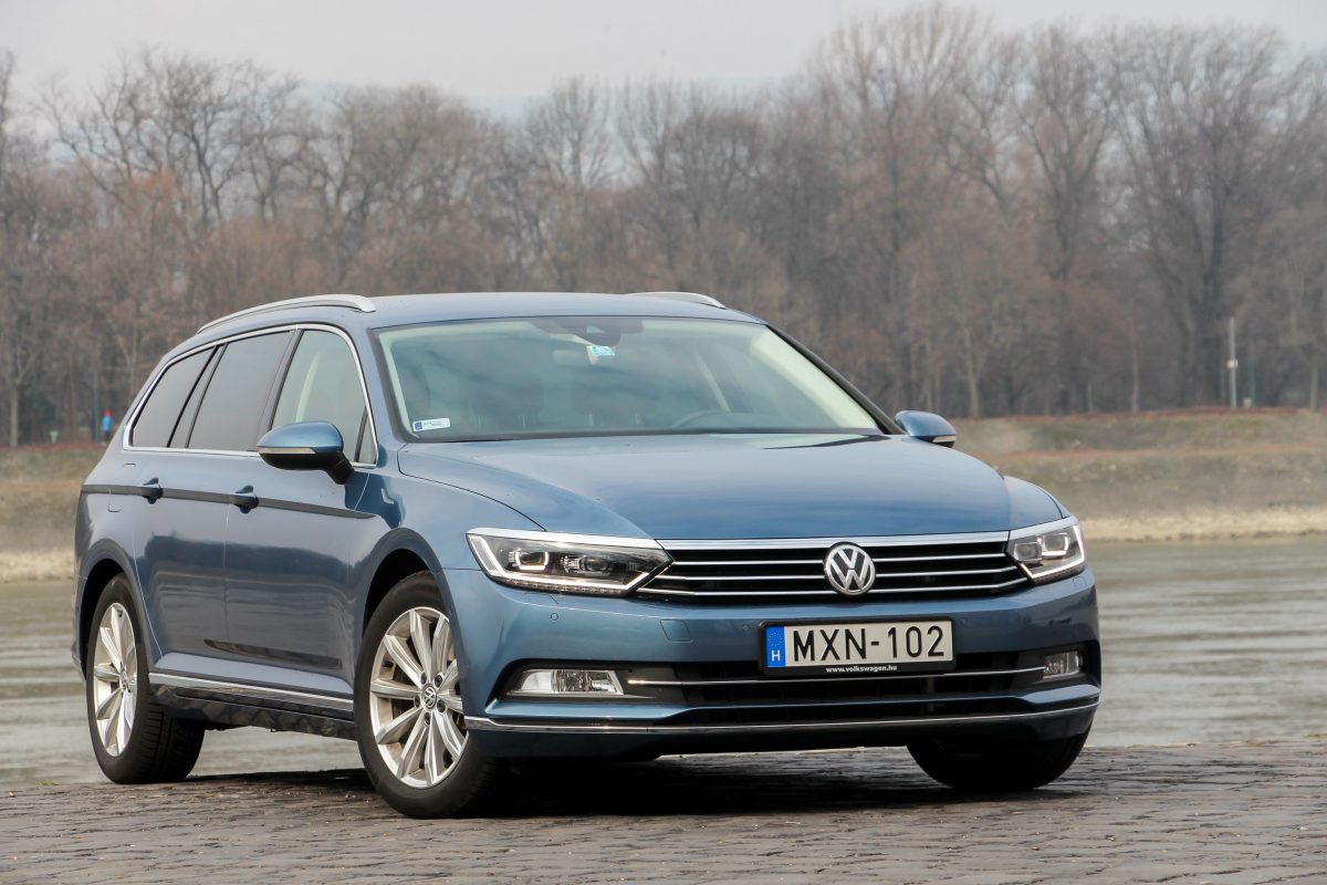 VOLKSWAGEN PASSAT