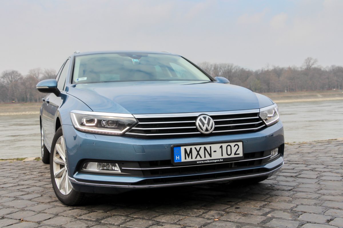 VOLKSWAGEN PASSAT