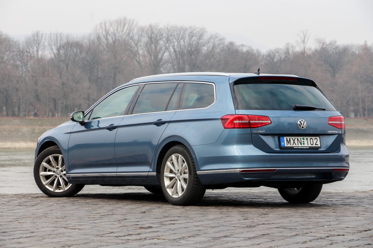 VOLKSWAGEN PASSAT