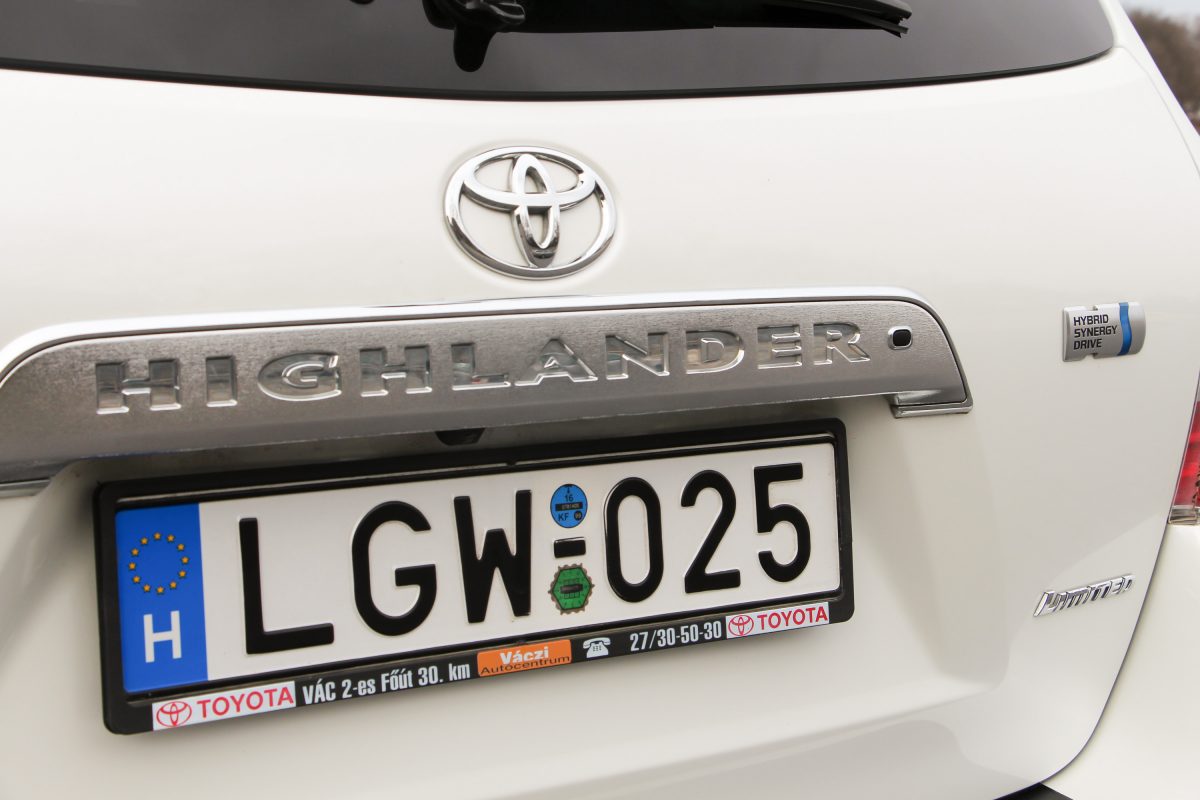 TOYOTA HIGHLANDER