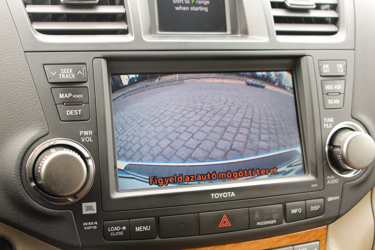 TOYOTA HIGHLANDER