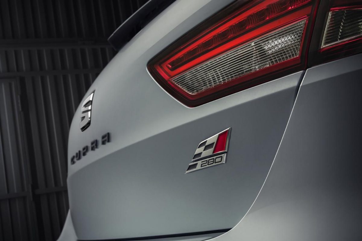 SEAT LEON