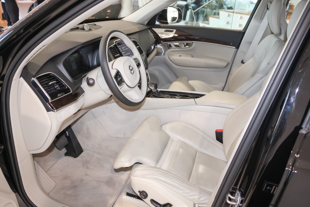 VOLVO