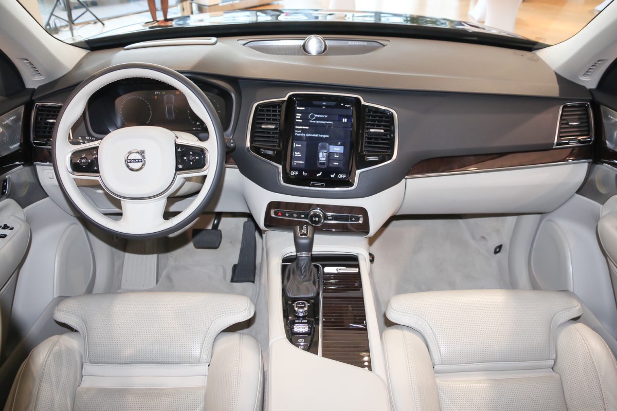 VOLVO