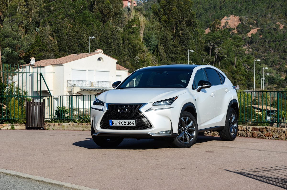 LEXUS