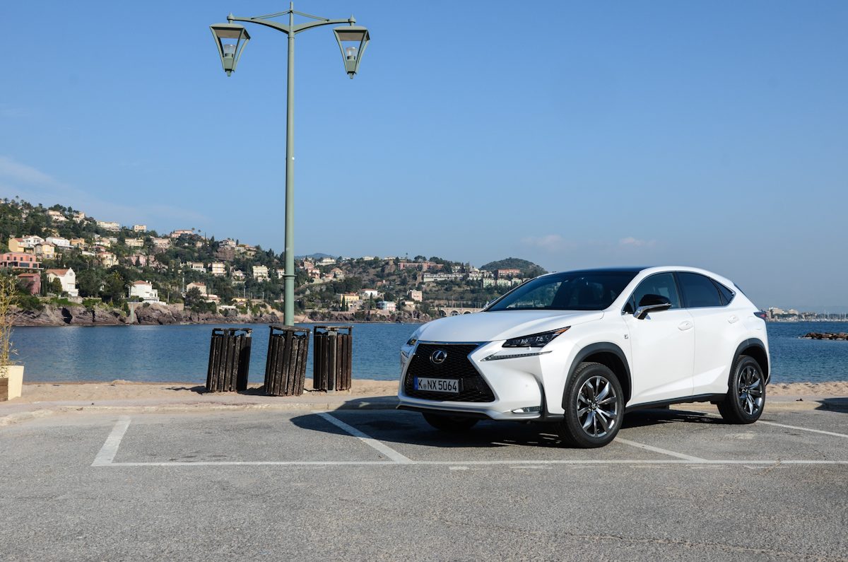 LEXUS