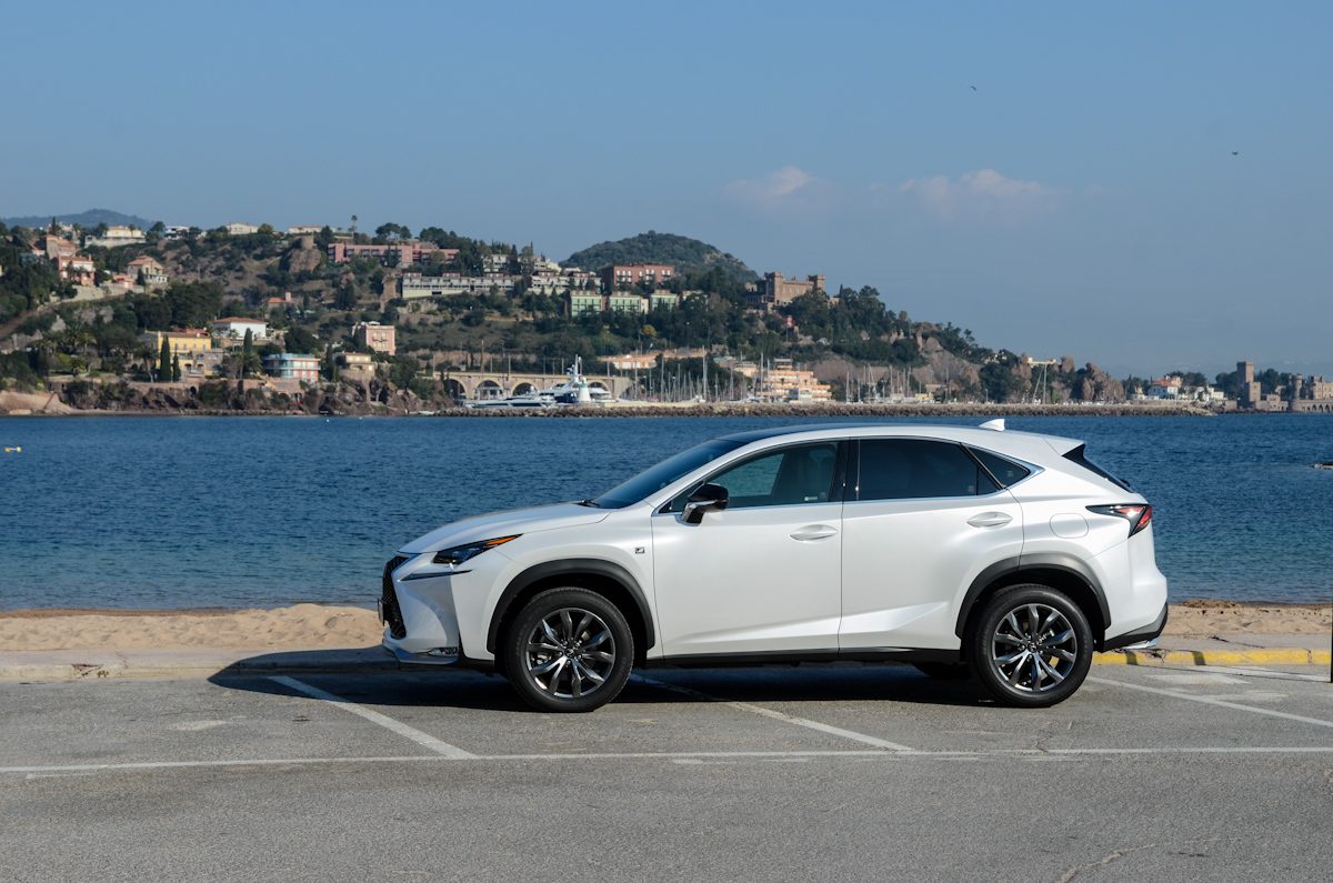 LEXUS